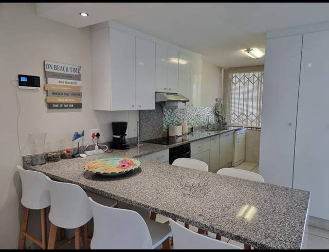 3 BEDROOM APARTMENT FOR SALE IN UVONGO BEACH